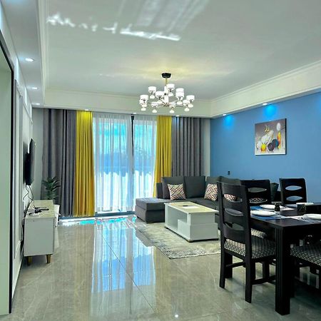 Stayrest Safari Tours New 3 Bedroom Apartments In Kilimani Nairobi With Rooftop Pool ภายนอก รูปภาพ