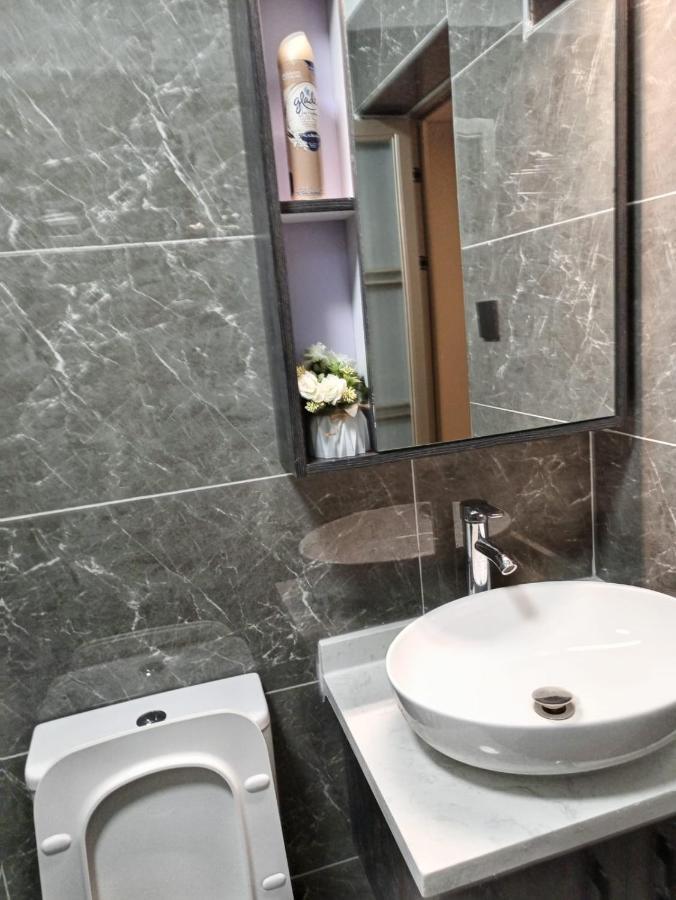 Stayrest Safari Tours New 3 Bedroom Apartments In Kilimani Nairobi With Rooftop Pool ภายนอก รูปภาพ