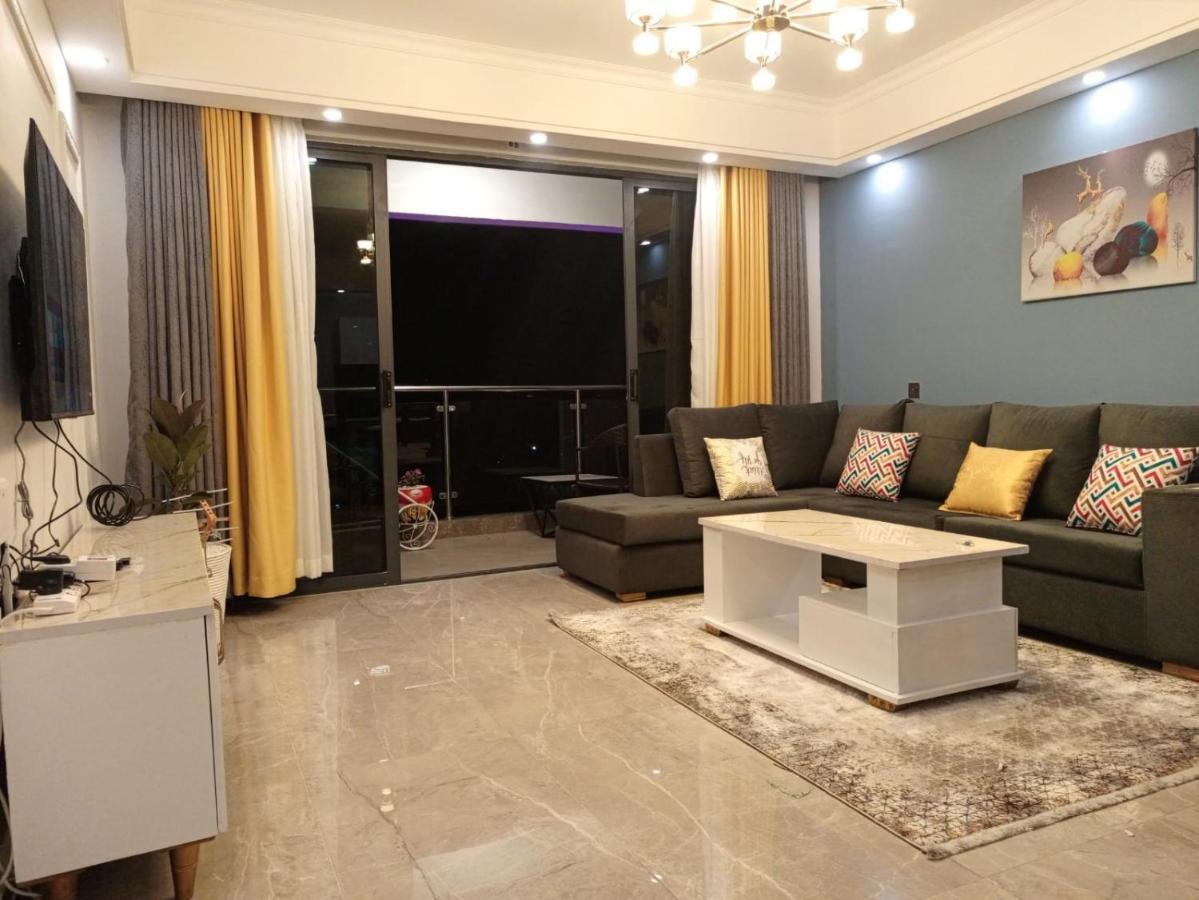 Stayrest Safari Tours New 3 Bedroom Apartments In Kilimani Nairobi With Rooftop Pool ภายนอก รูปภาพ