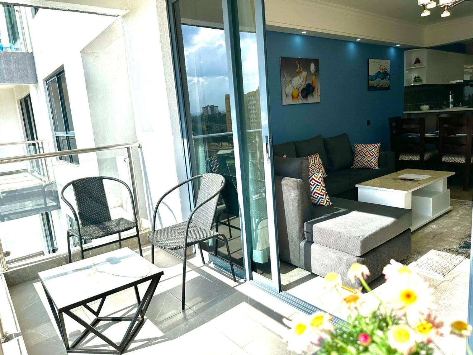 Stayrest Safari Tours New 3 Bedroom Apartments In Kilimani Nairobi With Rooftop Pool ภายนอก รูปภาพ