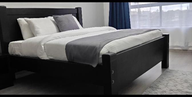Stayrest Safari Tours New 3 Bedroom Apartments In Kilimani Nairobi With Rooftop Pool ภายนอก รูปภาพ